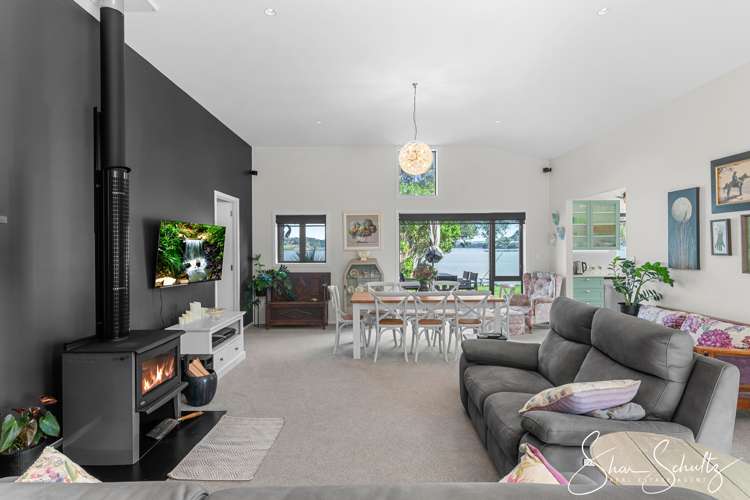 6 The Strand Whakapirau_12