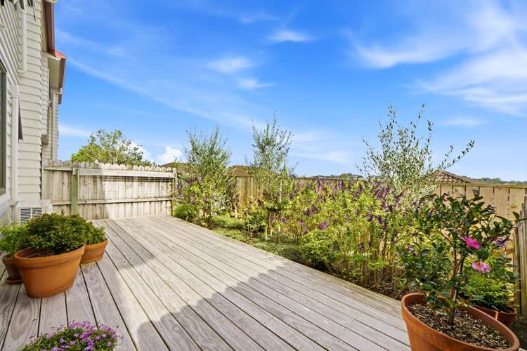 21/22 Northcross drive_1