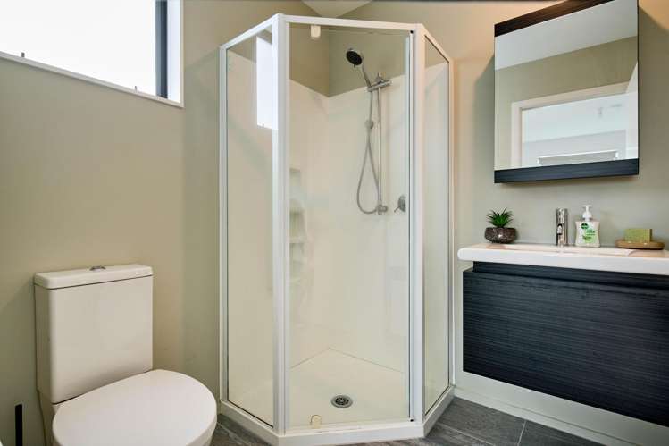 9 Lacebark Lane Woodridge_12