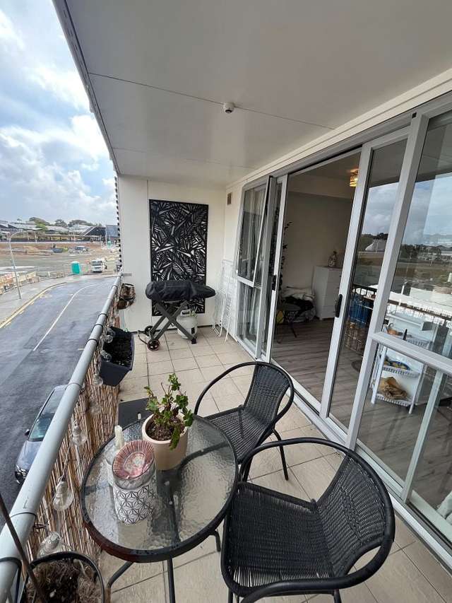 201/10 Flower Street Eden Terrace_4