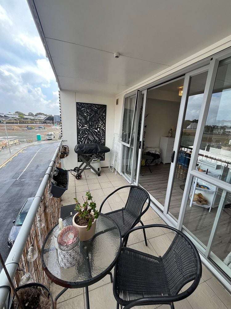 201/10 Flower Street Eden Terrace_4