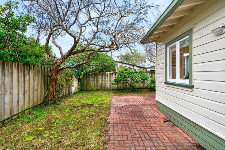 2 Ngaio Street Eastbourne_32