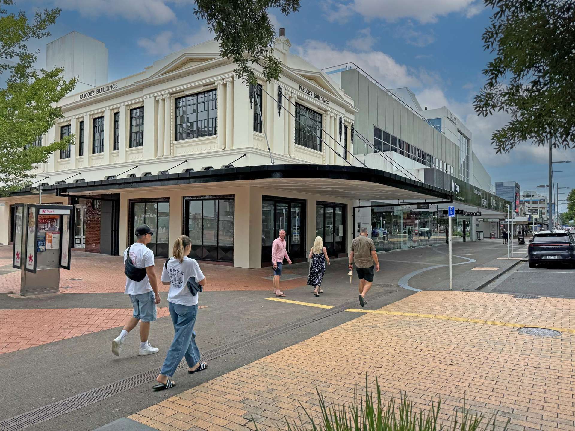 Corner/357 Victoria Street & 2 Garden Place Hamilton Central_0