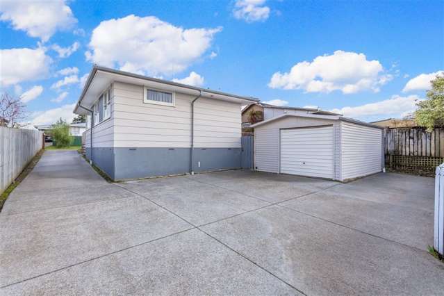 27 Riverpark Crescent Henderson_4