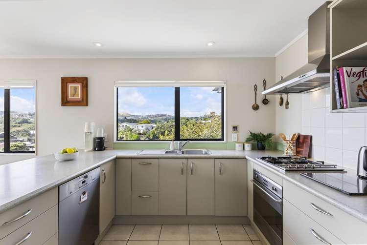 111 Churton Drive Churton Park_4