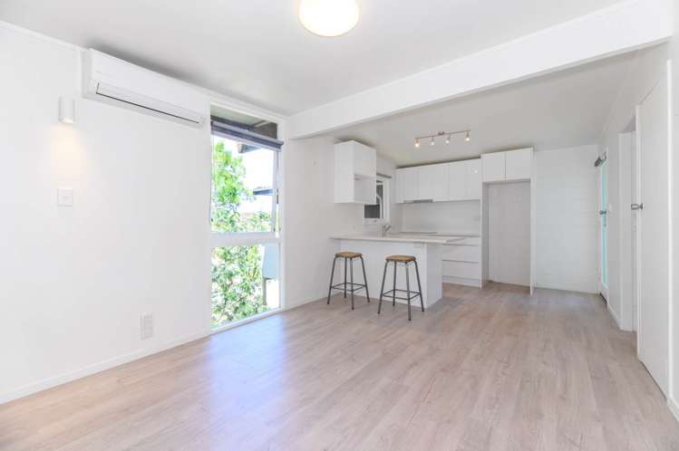 2/64 Chartwell Avenue Glenfield_6
