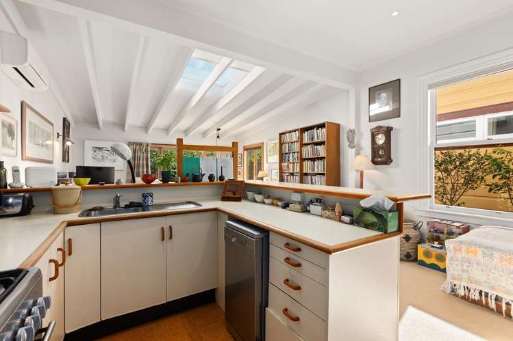 70 Te Wharepouri Street Berhampore_10