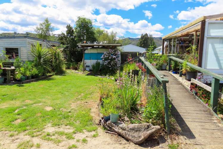 8 Conlon Street Reefton_14