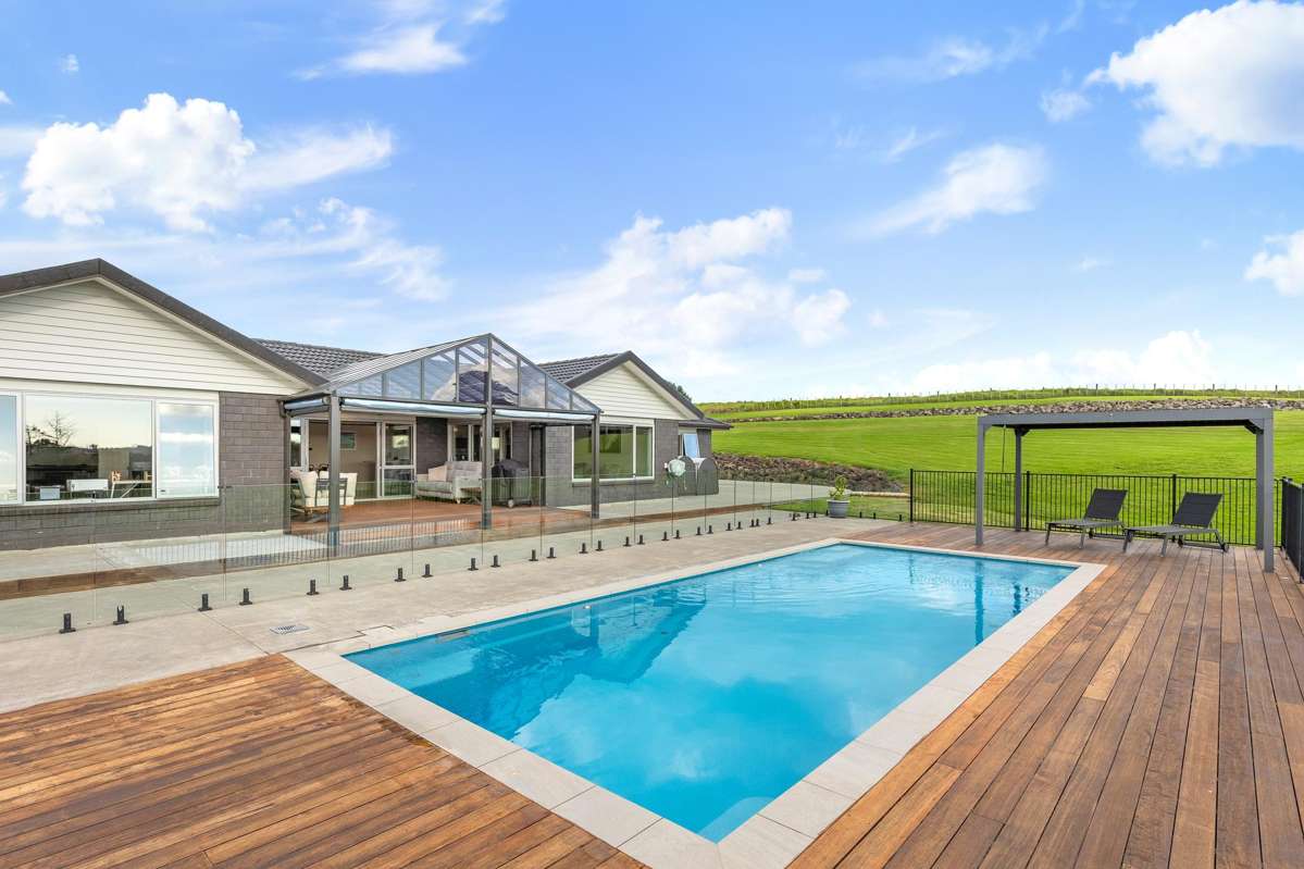 135 Nixon Road_2