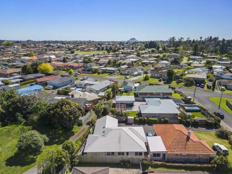5a Simmonds Grove Greerton_18