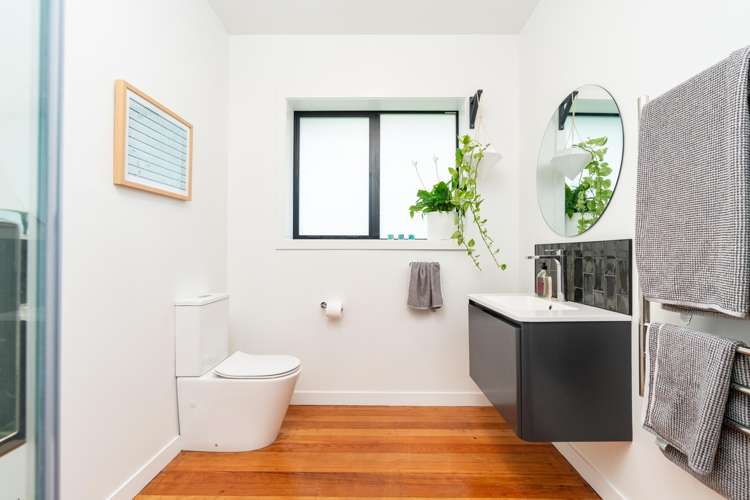 13 Elphinstone Avenue Strathmore Park_24