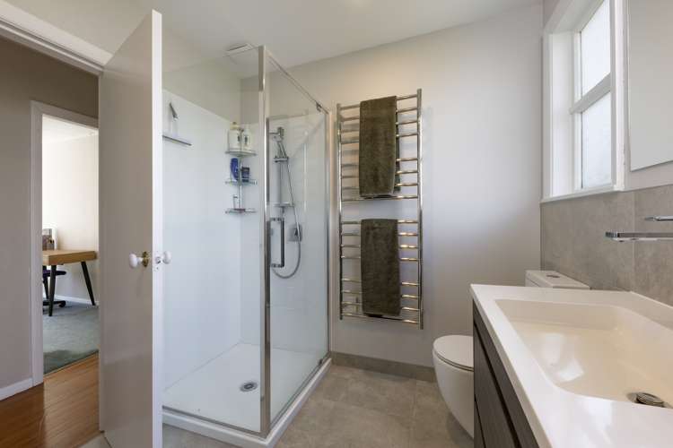 18 Rewi Road Royal Oak_14