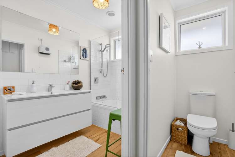 2/35 Rangitoto Terrace Milford_21