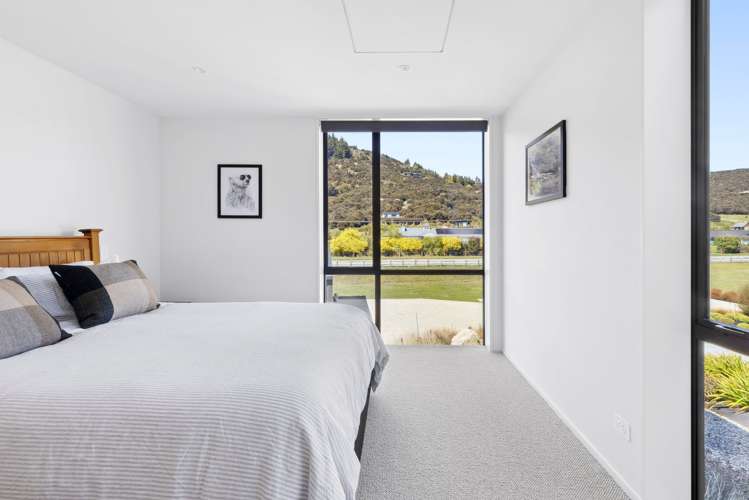 664 Aubrey Road Wanaka_9