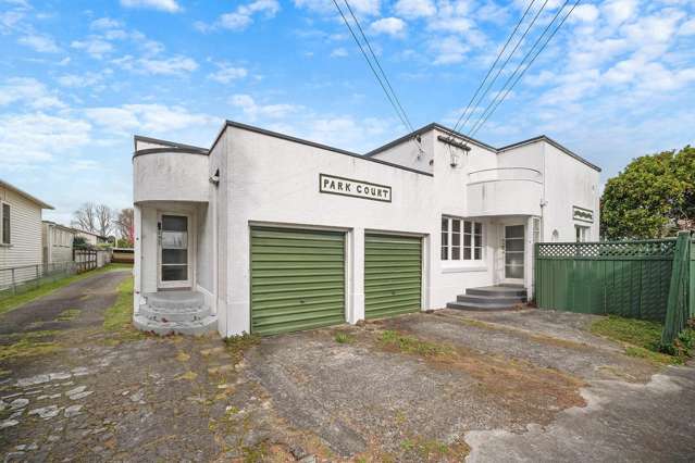 Freshly refurbished 2 bedroom character unit