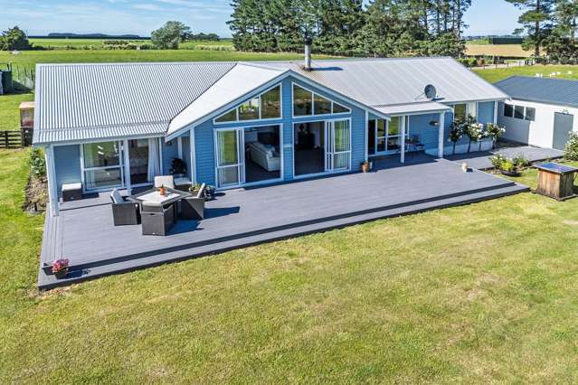 Modern living & outstanding views