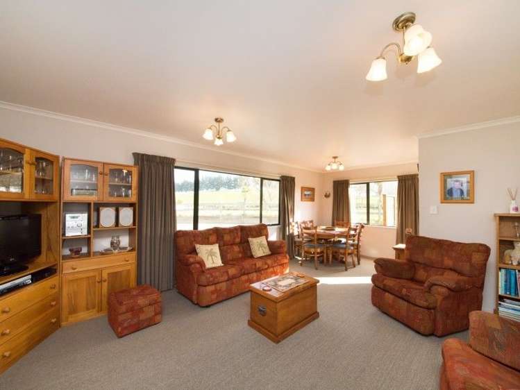 562 Lees Road Feilding_9