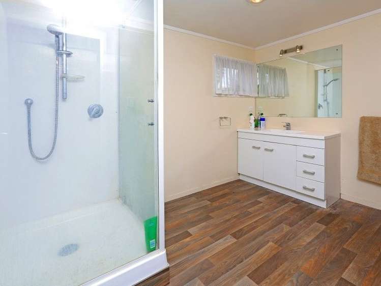 4 Ross Place Opaheke_12