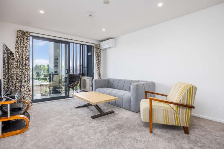 57/8 Thompson Park Road Mount Wellington_1