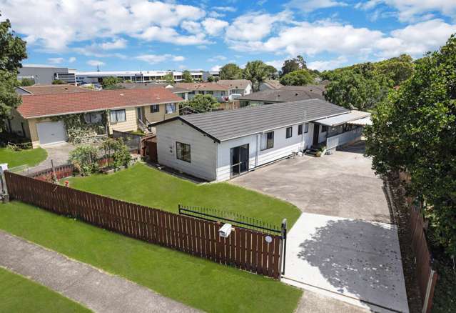 Must Sell at Auction - 605m² Freehold in Manukau
