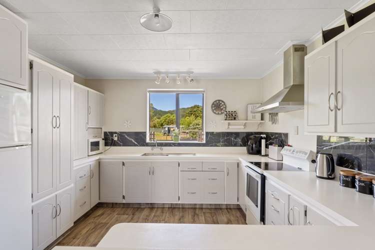 707 State Highway 1 Picton_11