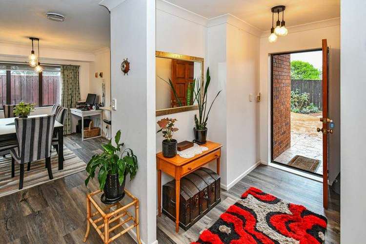 2/27 Queen Street Papakura_4