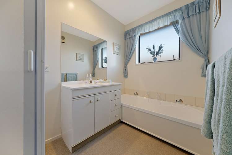 2/137 Harewood Road Papanui_13