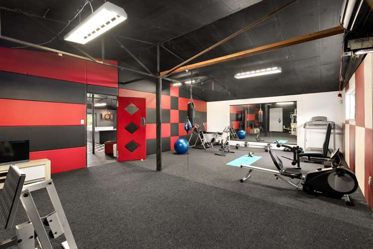 726 State Highway 16 Waimauku_19