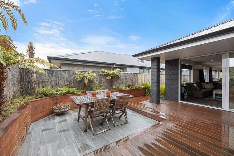 6 Catalina Crescent Burleigh_13