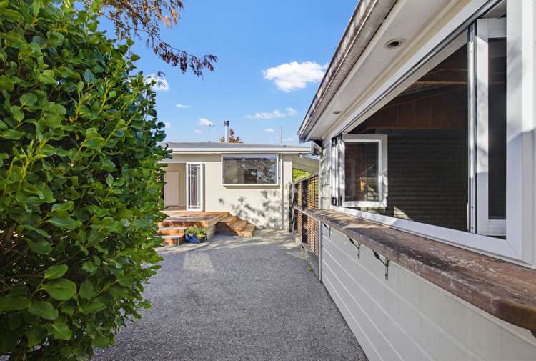 15 Keats Crescent Stoke_18