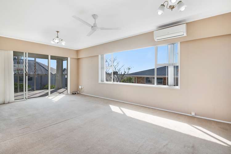 2/2 Tower Hill Stanmore Bay_12