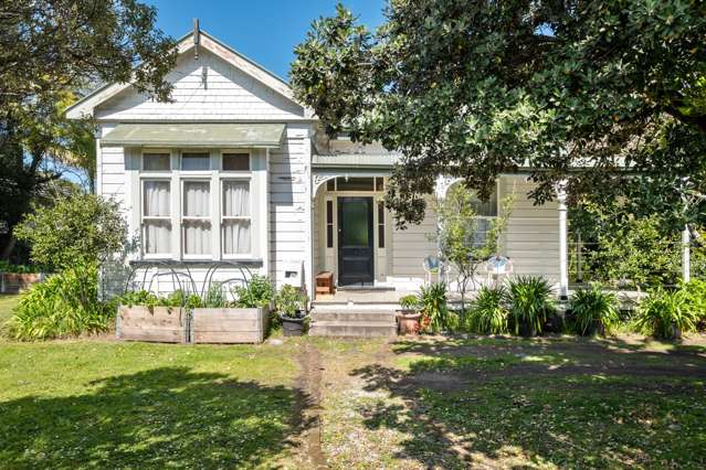 Large Character Villa or Land Bank Opportunity