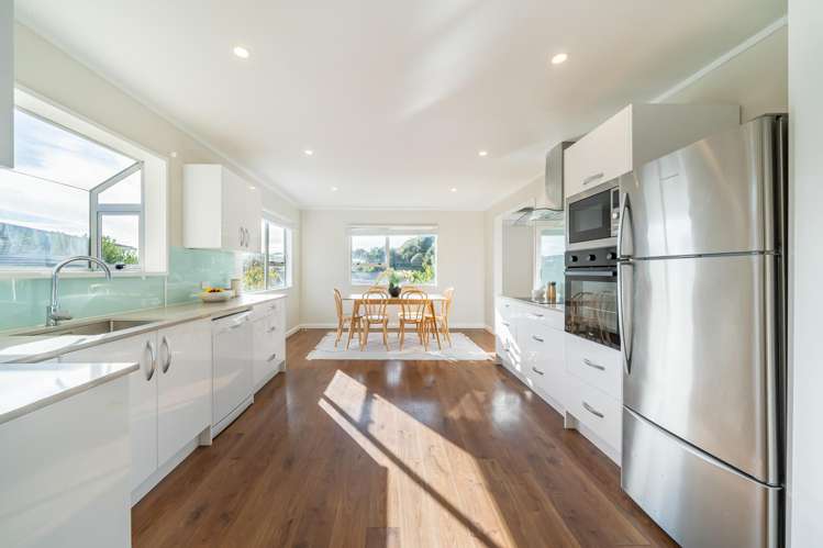 18 Yarrow Place Papakowhai_9