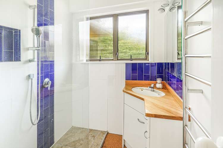 38 Queenwood Avenue Queenwood_15