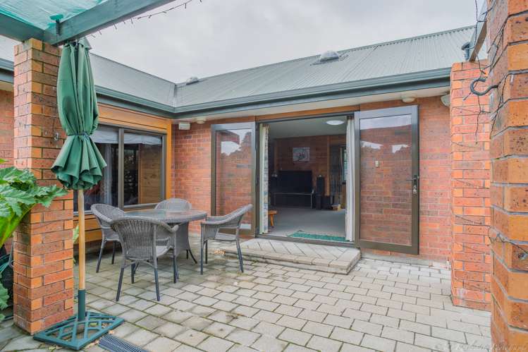 45 Pages Road Marchwiel_15