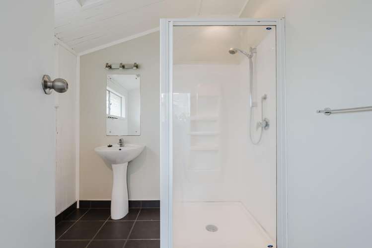 33 Edinburgh Road Hillcrest_13