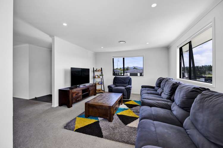 34 Honeyfield Drive Whalers Gate_16