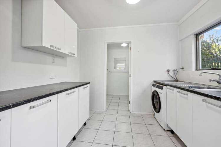 8 Ian Place Glendene_18