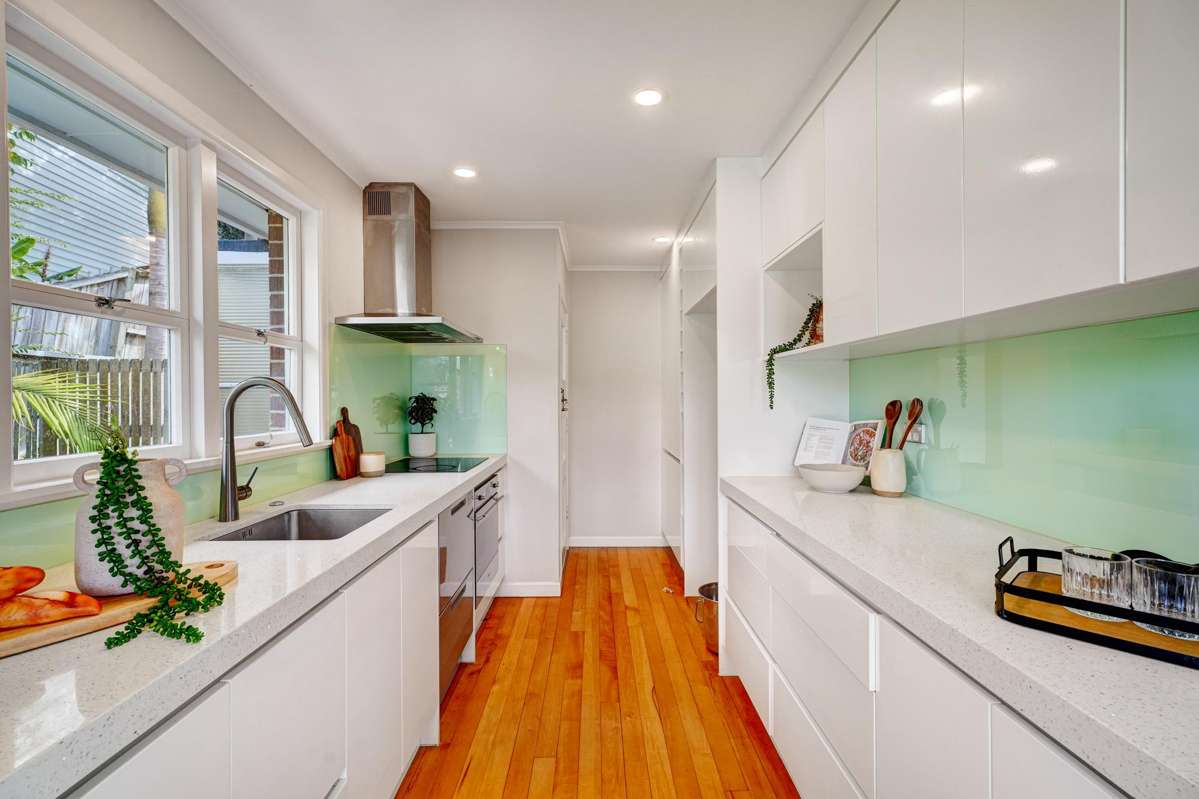 34 Leys Crescent_3