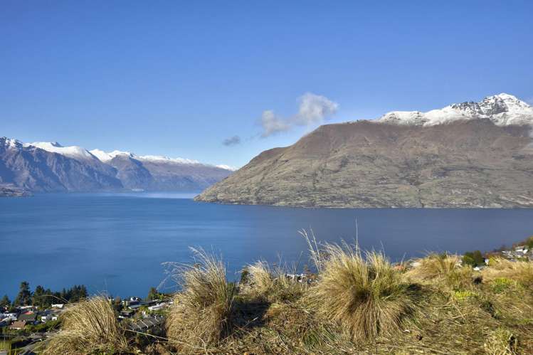 19 Von Place Fernhill/Sunshine Bay_1