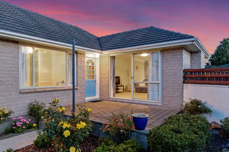 16 Wimborne Crescent Aranui_1