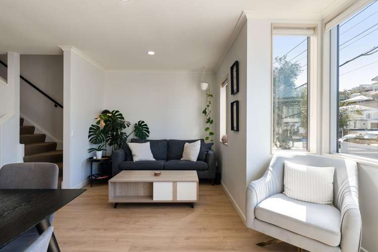 2/15 Roxburgh Street Mount Victoria_3