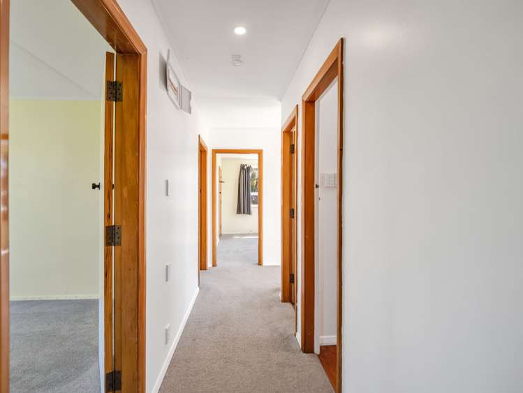 15 Kennard Crescent Karitane_9