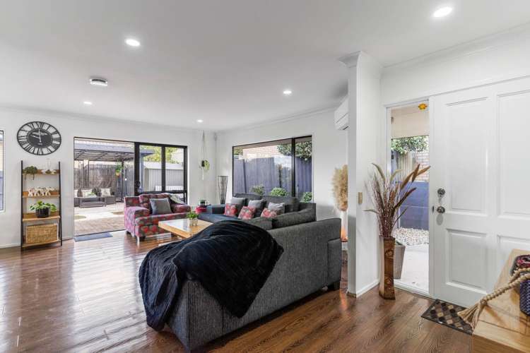 2/21 Stratford Road Manurewa_3