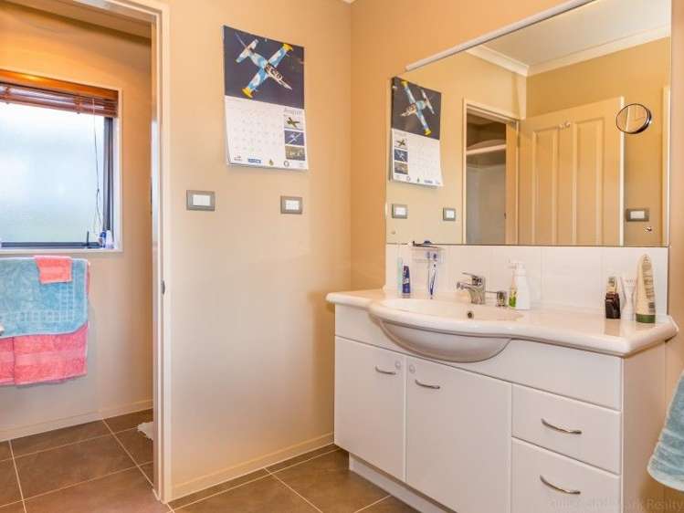 50 Percy Kinsman Crescent Riverstone Terraces_9