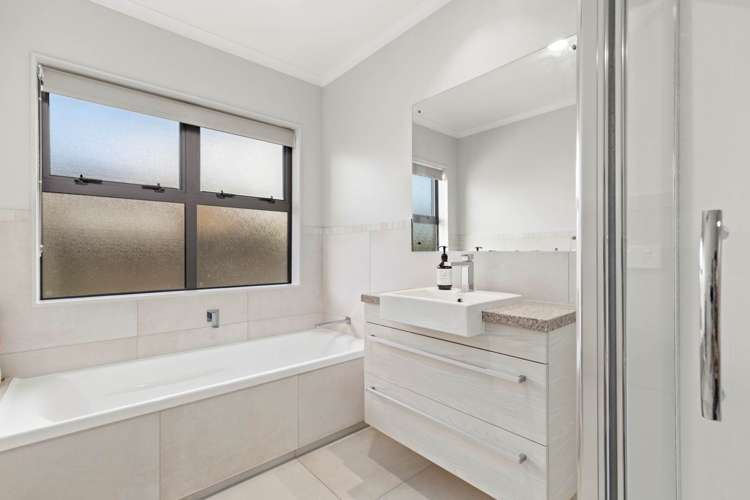 7 Kirkaldy Street Wattle Downs_18