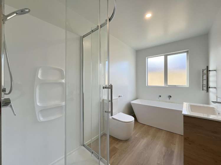 9 Accadia Drive 11103_11
