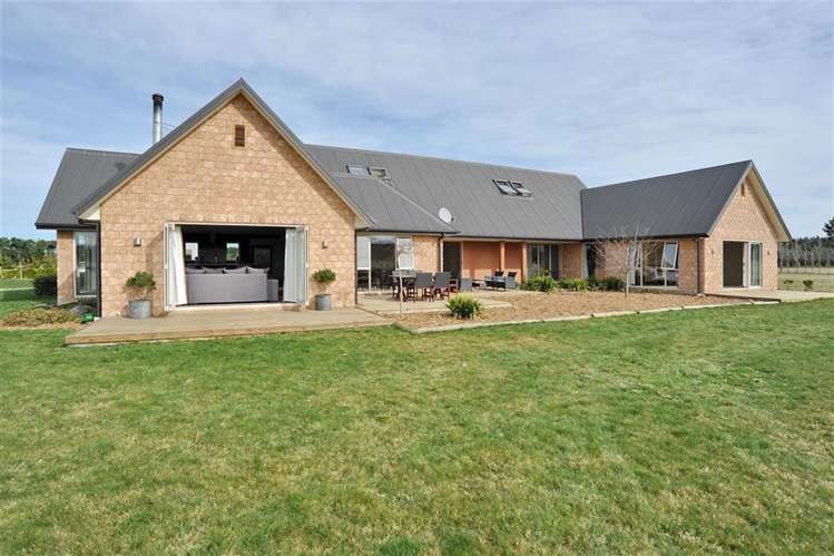 2195 South Eyre Road West Eyreton_39