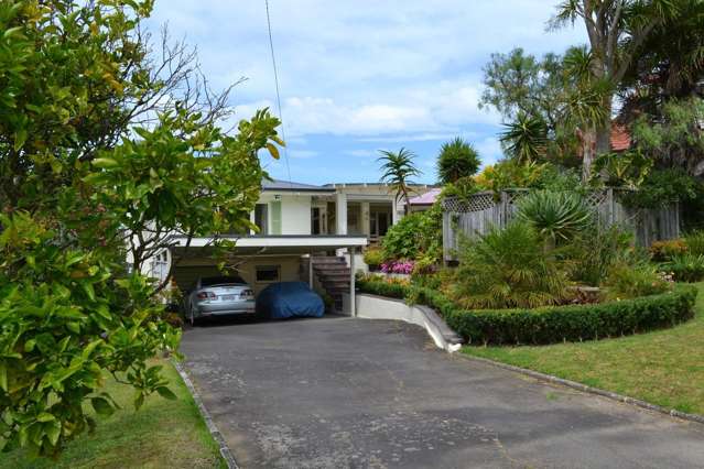 39 Beach Road Mellons Bay_1