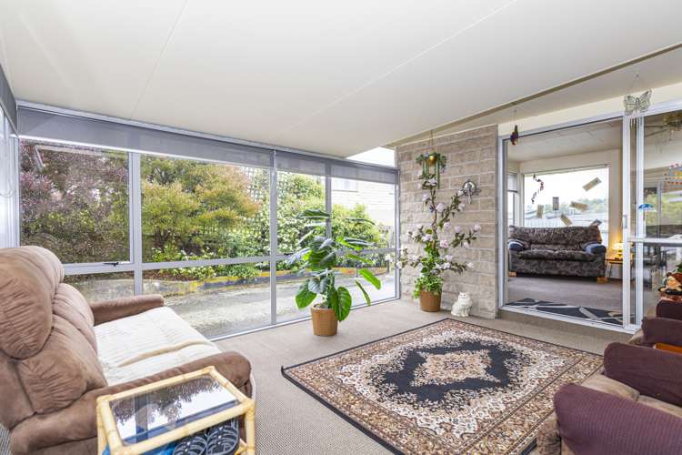 6 Clyde Carr Crescent Waimataitai_7